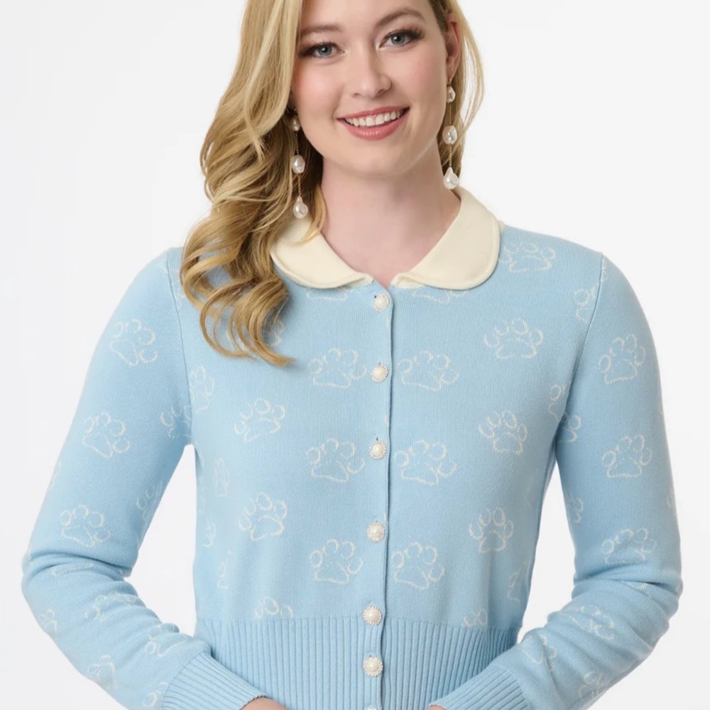 Brand New w/Tags Disney Cats & Dogs Unique Vintage Paw Print Cardigan